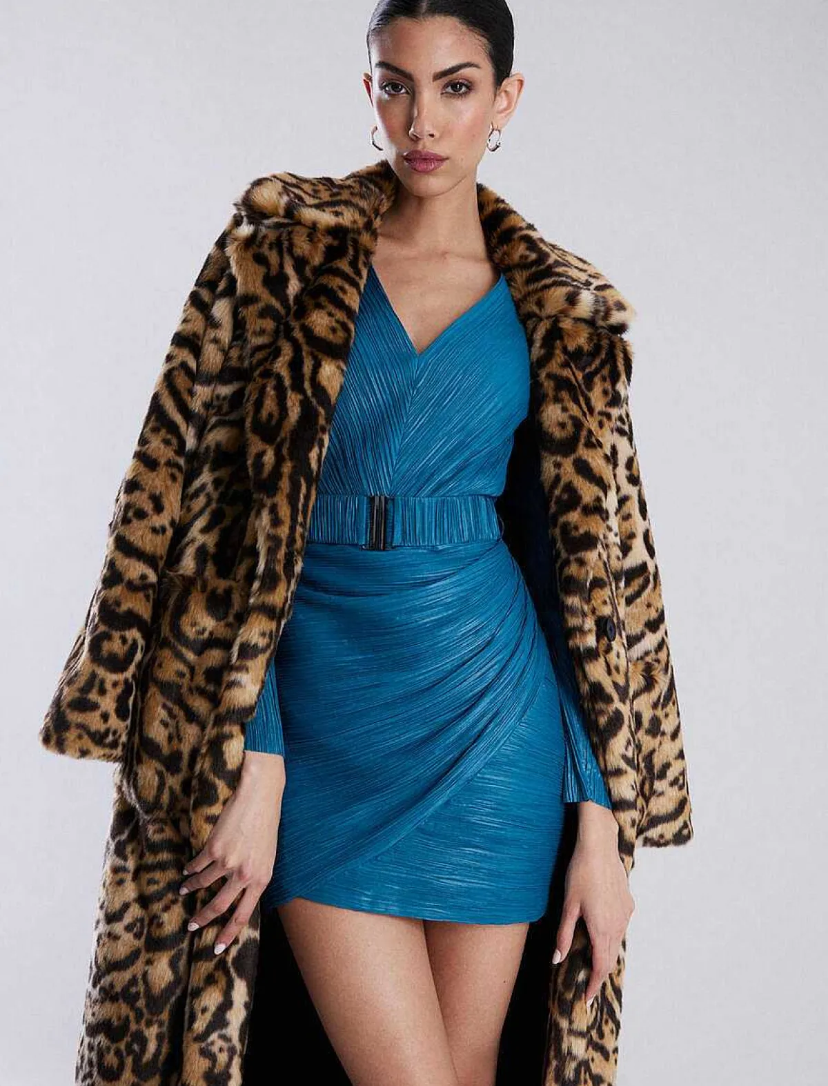 Store Large Shelter With Synthetic Leopard Piece With Lazo Women Outerwear