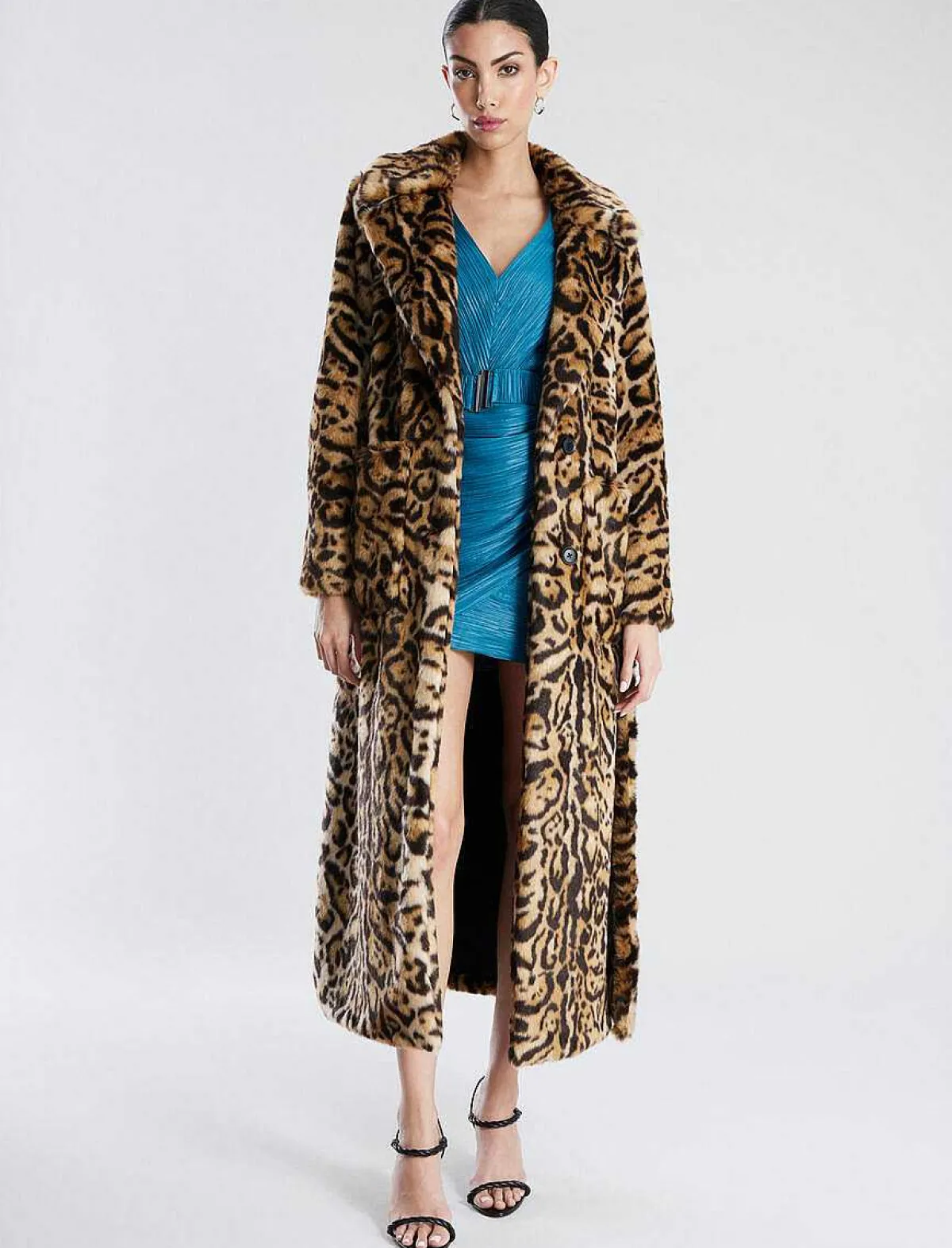 Store Large Shelter With Synthetic Leopard Piece With Lazo Women Outerwear